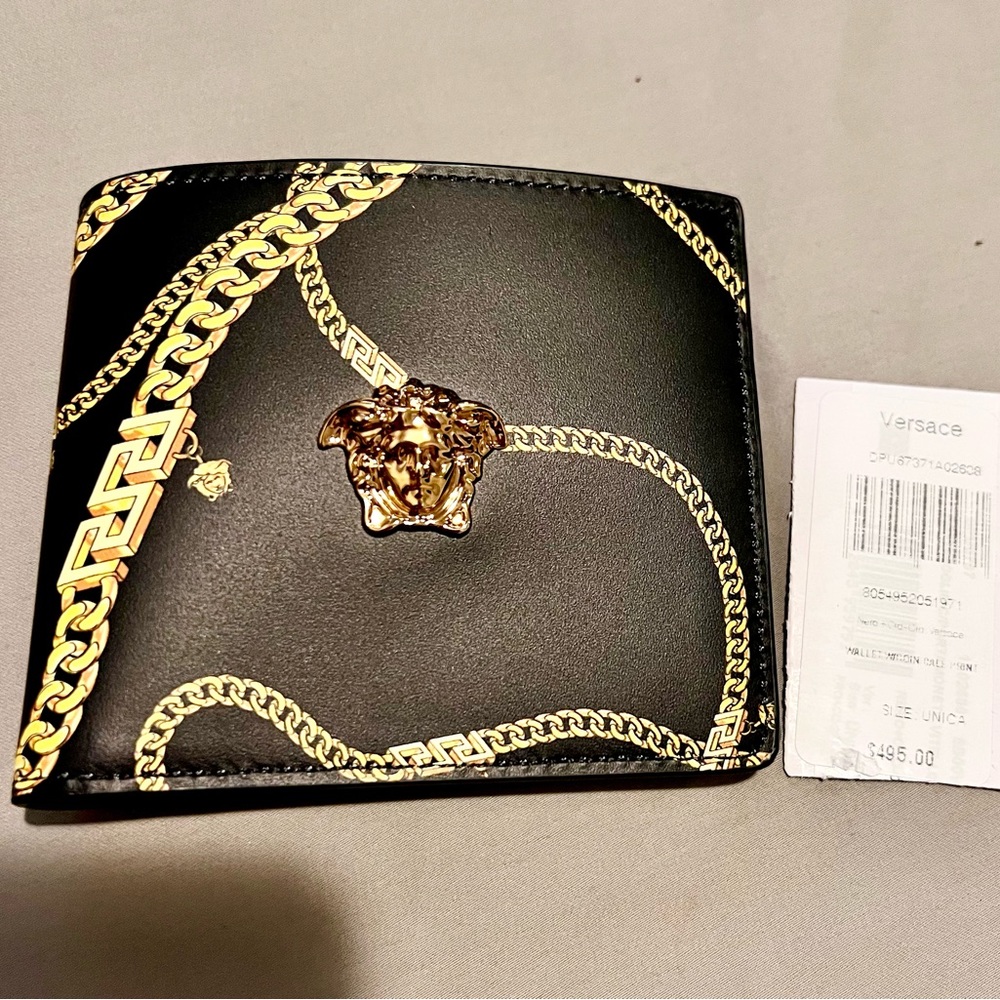 VERSACE WALLET NEW!!2022 W/TAGS
Gold Chain La Medusa MENS Bi-fold coin flap - Picture 2 of 8